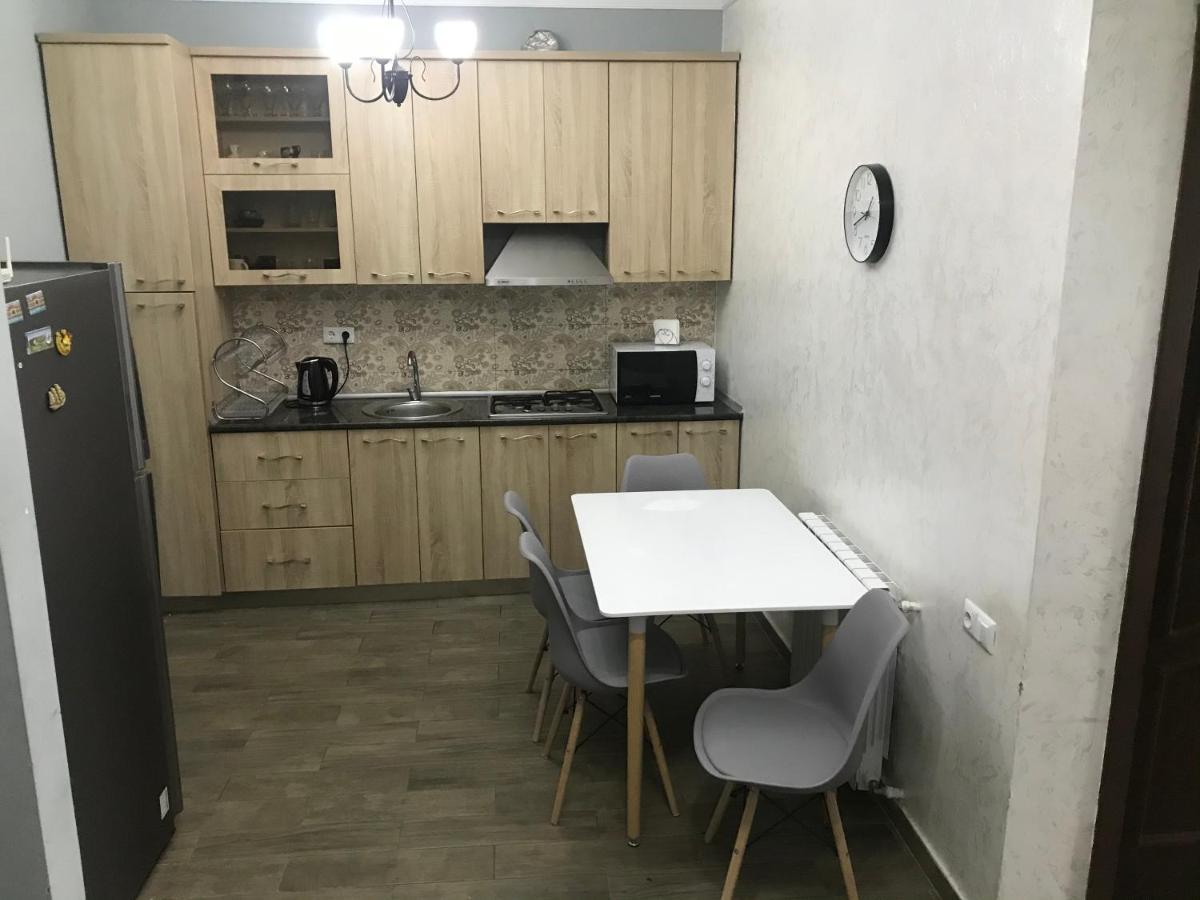 Апартаменты David APT 1A Батуми Экстерьер фото